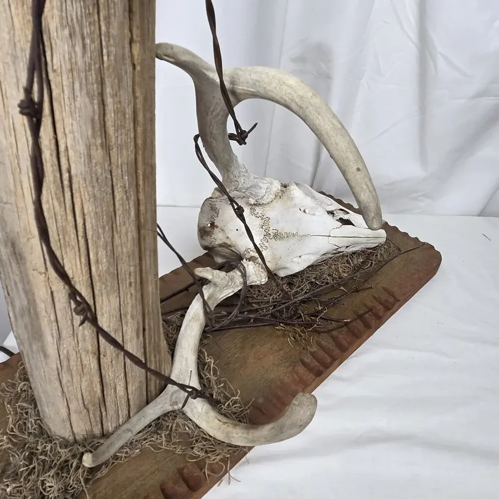 Rustic Deer Skull Barbed Wire Table Lamp Lodge Cabin Western Decor Vintage